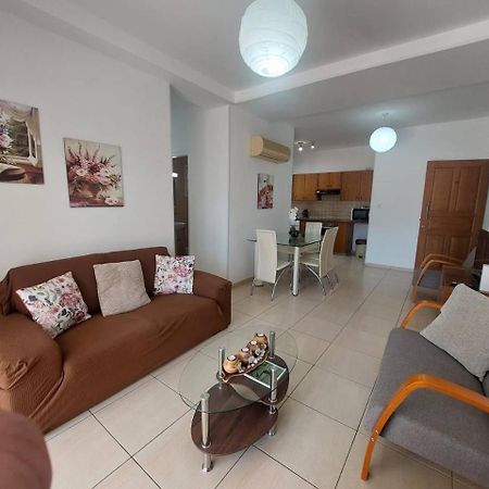 Sunny 2 Bedroom Larnaca Center 외부 사진