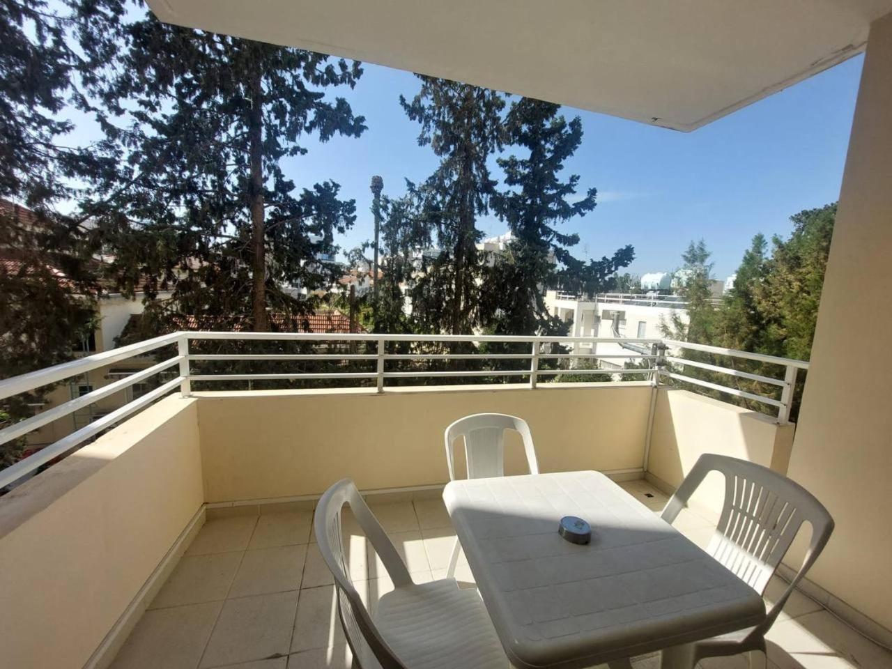 Sunny 2 Bedroom Larnaca Center 외부 사진